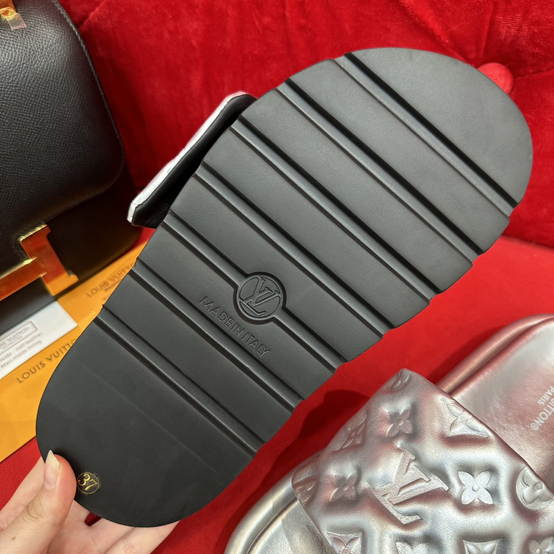 LV POOL PILLOW COMFORT MULE