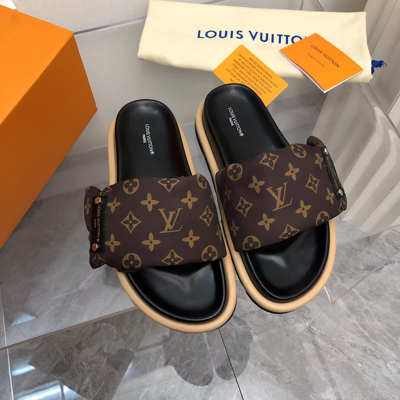 LV POOL PILLOW COMFORT MULE