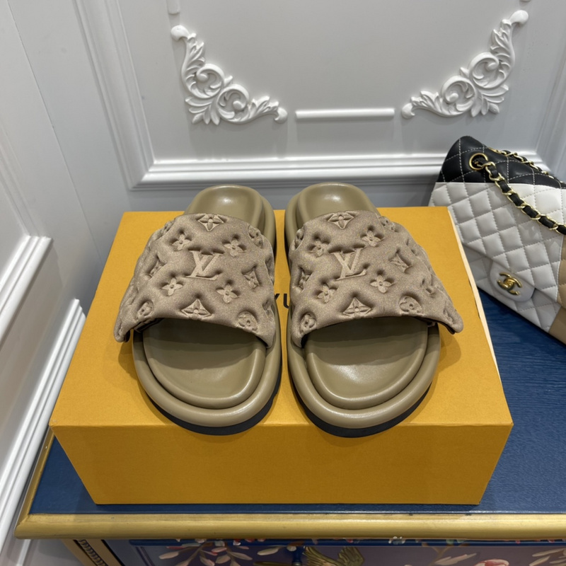 LV POOL PILLOW COMFORT MULE