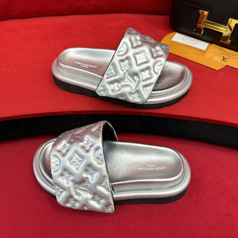 LV POOL PILLOW COMFORT MULE