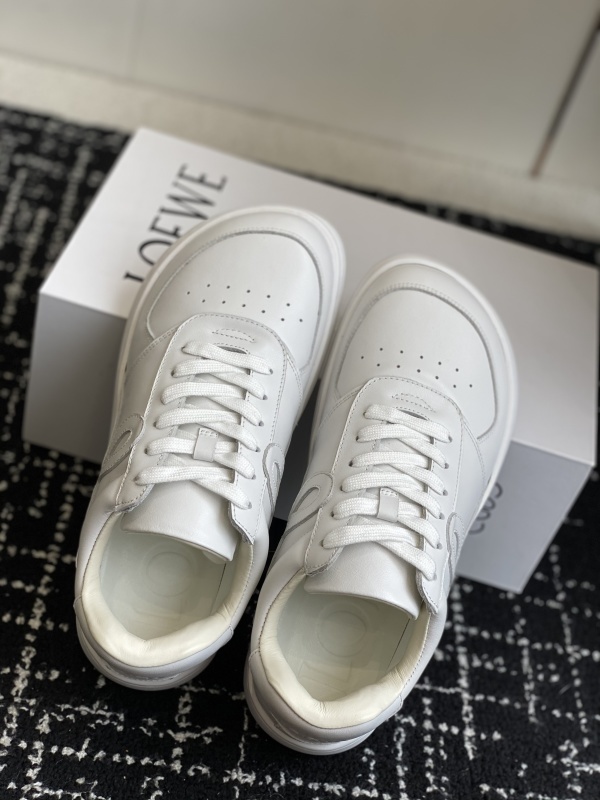 Loewe Sneakers
