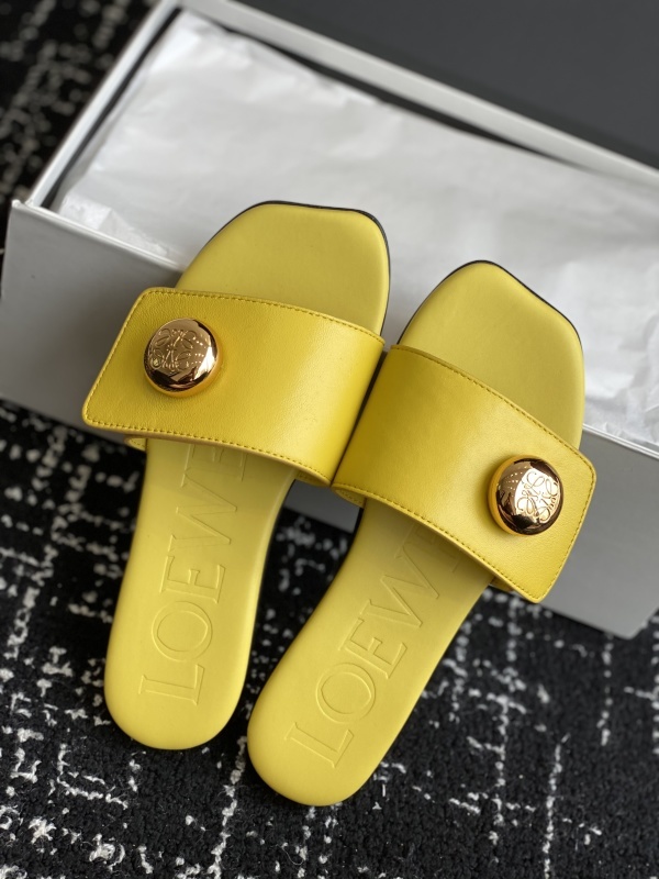 Loewe Pebble Slide in Soft Calfskin Yellow