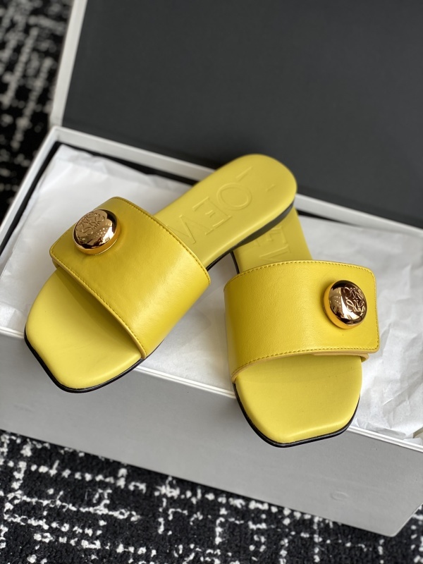 Loewe Pebble Slide in Soft Calfskin Yellow