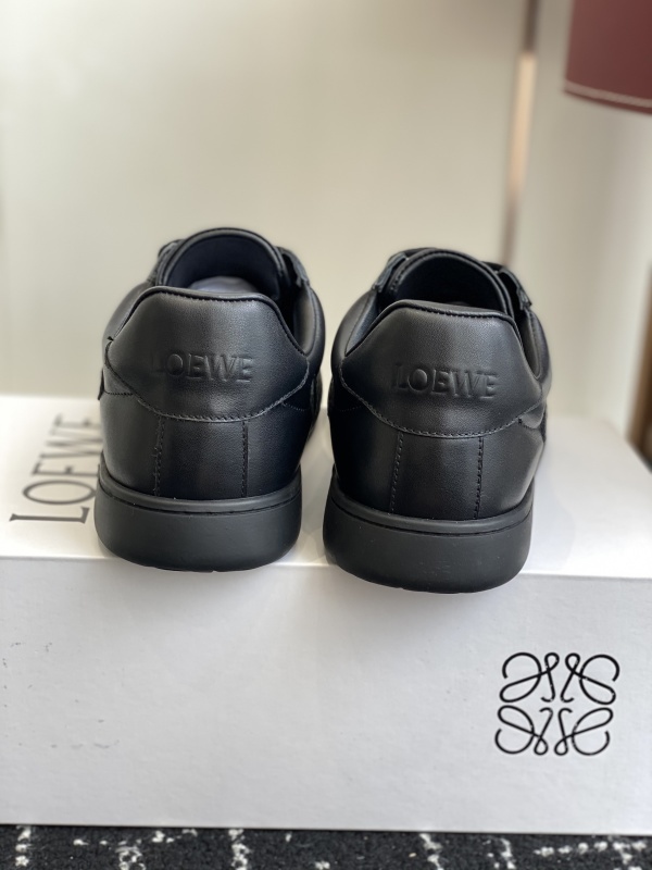 Loewe Sneakers