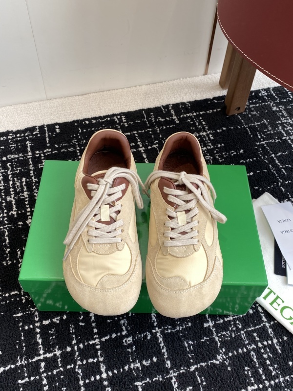 Bottega Veneta Orbit Flash Caramel Low Top Sneakers