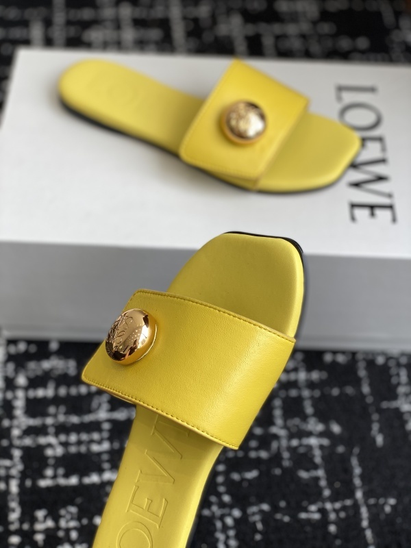 Loewe Pebble Slide in Soft Calfskin Yellow