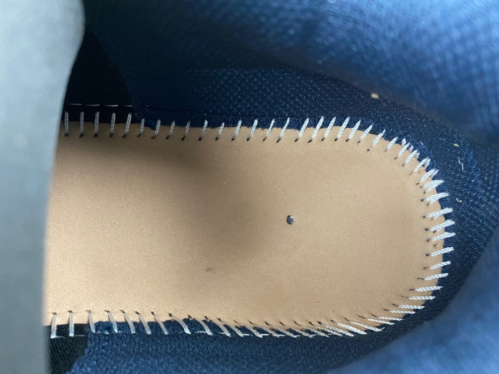 OFF-WHITE BE RIGHT BACK